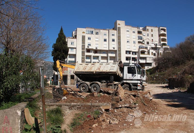 Gradilište kod naselja Bejrut - Mostar: Nadgrobni spomenici na gradilištu, oglasila se IZ
